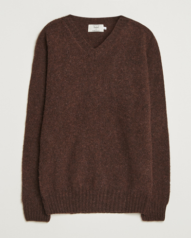 Harley Of Scotland for Care of Carl Harley Of Scotland Brushed Supersoft Lambswool V-Neck Brown – Braun