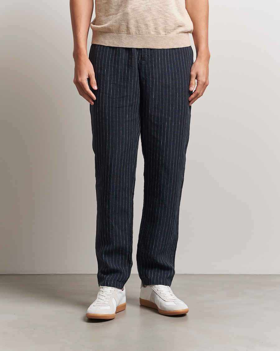 Herren | Hosen | GANT | Relaxed Fit Linen Pinstriped Trousers Darkened Navy