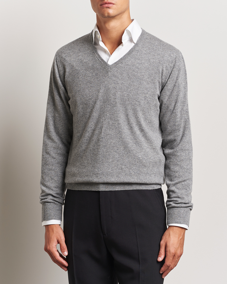 Herren |  | Piacenza Cashmere | Cashmere V Neck Sweater Light Grey