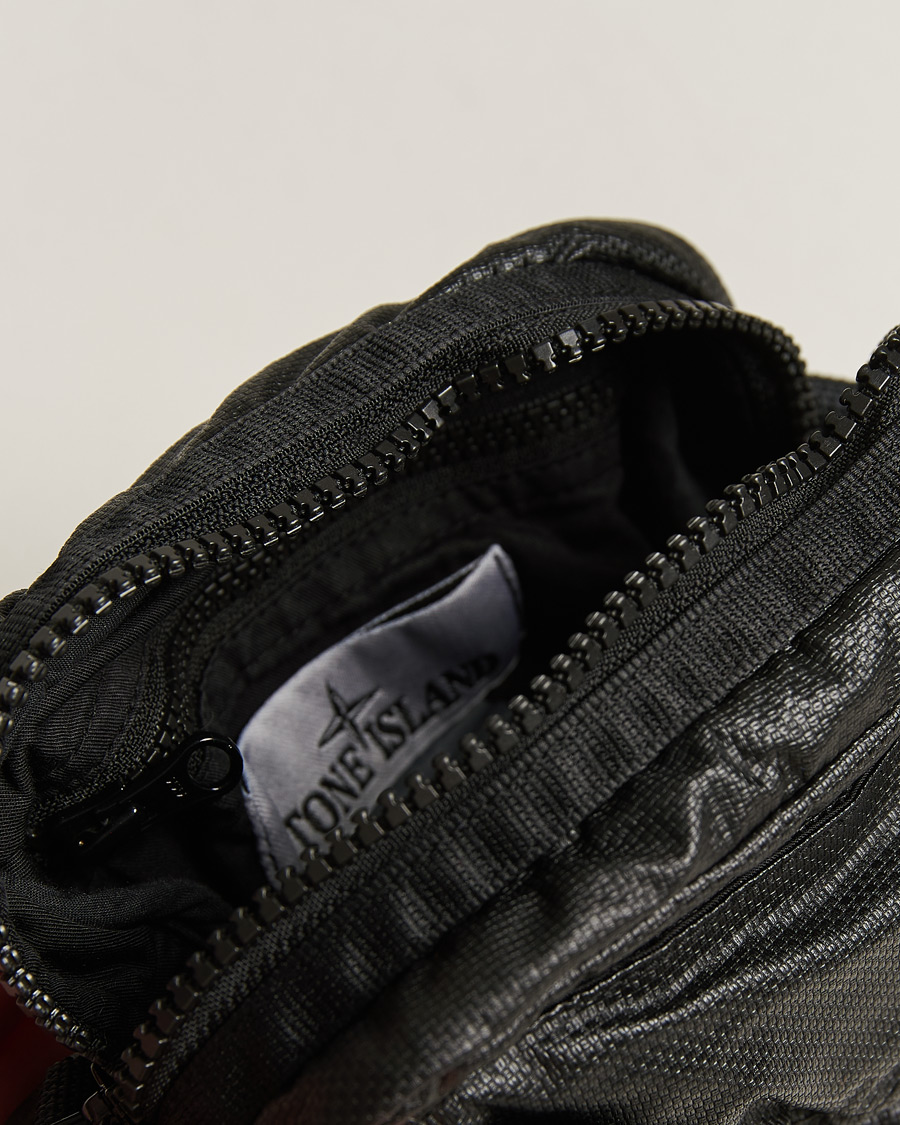 Herren | Stone Island Garment Dyed Mussola Gommata Canvas Shoulder Bag Black | Stone Island | Garment Dyed Mussola Gommata Canvas Shoulder Bag Black