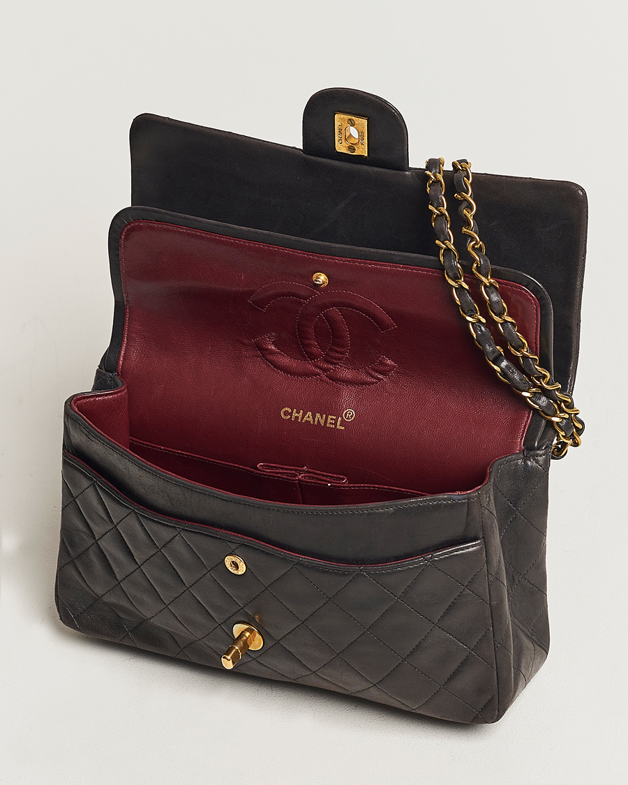 Herren | Chanel Pre-Owned Classic Medium Flap Bag Calf Leather Black | Chanel Pre-Owned | Classic Medium Flap Bag Calf Leather Black