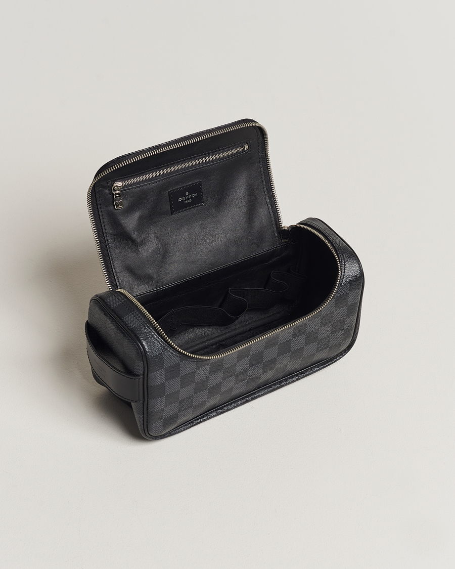 Herren | Louis Vuitton Pre-Owned Toiletry Bag Damier Graphite | Louis Vuitton Pre-Owned | Toiletry Bag Damier Graphite