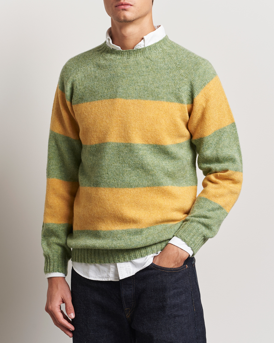 Herren |  | Harley Of Scotland | Block Stripe Lambswool Crewneck Yellow/Green