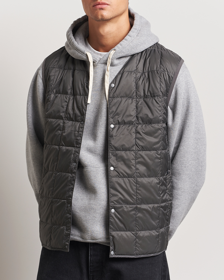 Herren | Jacken | TAION | V-Neck Lightweight Down Vest Dark Grey