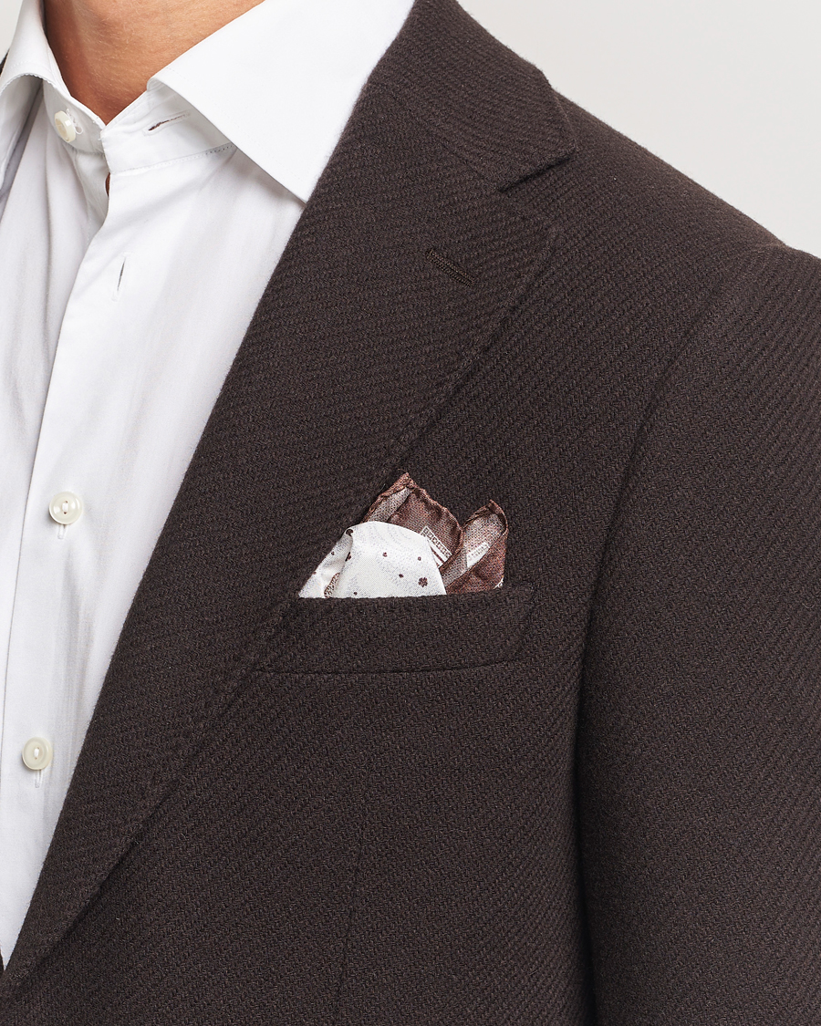 Herren |  | Amanda Christensen | Silk Twill Printed Flower Pocket Square Brown