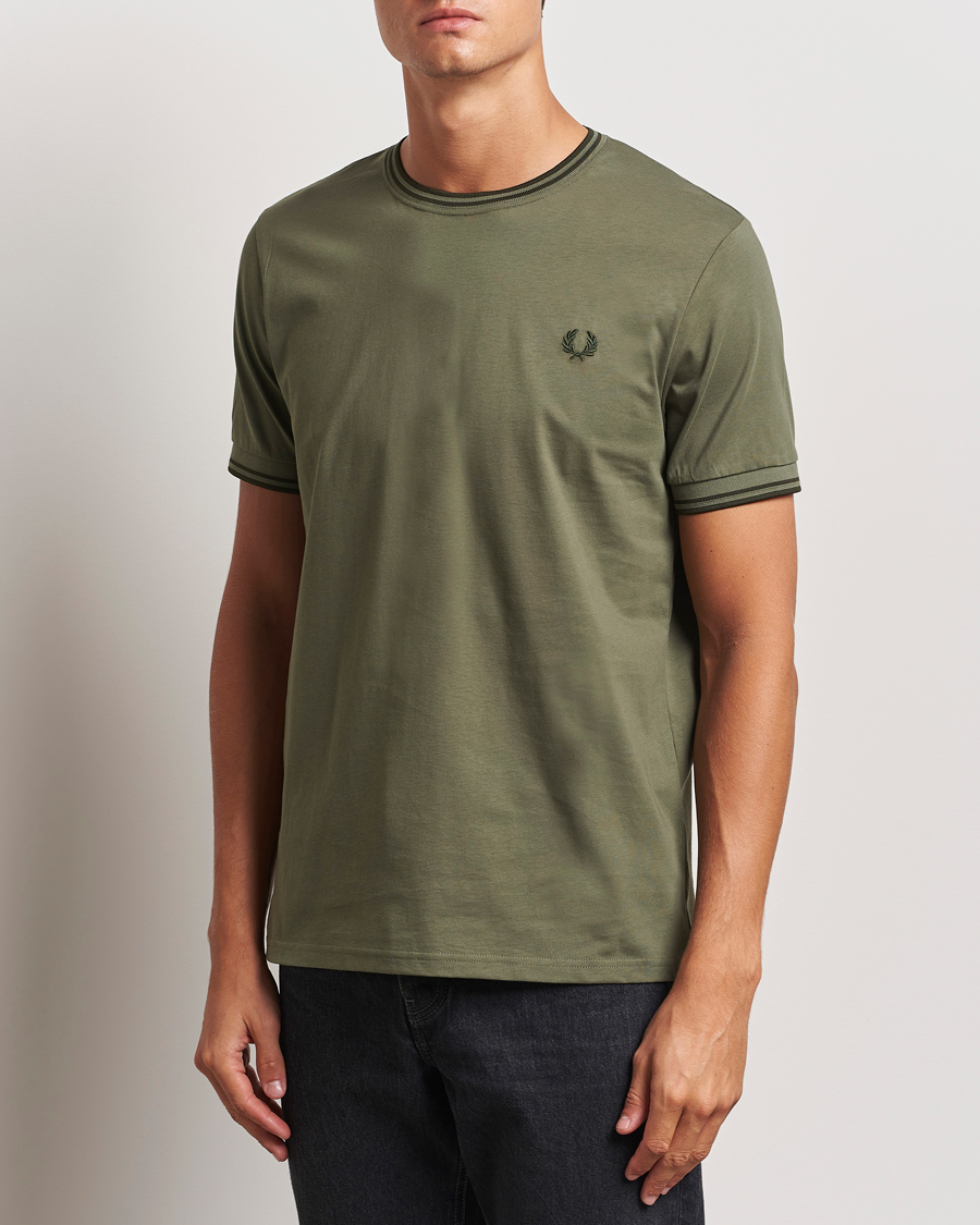 Herren |  | Fred Perry | Twin Tipped T-Shirt Laurel Green