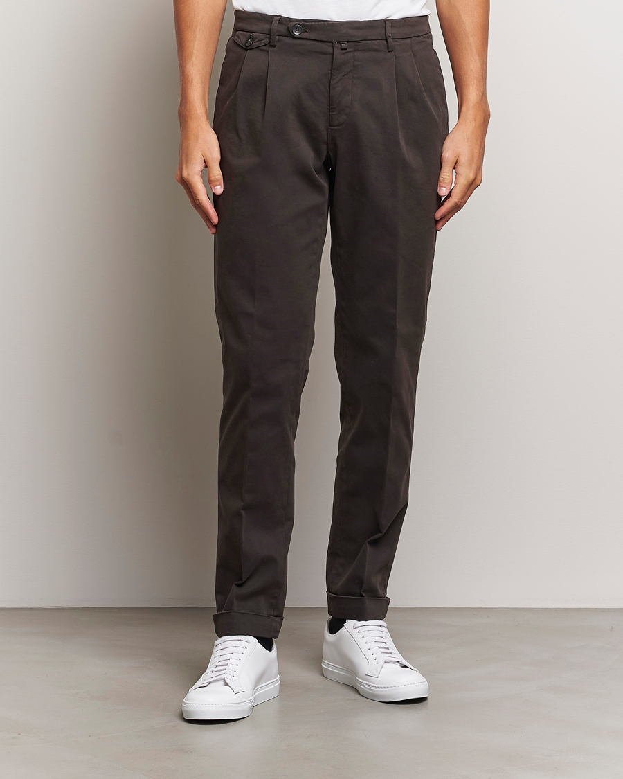 Herren | Smart Casual | Briglia 1949 | Easy Fit Pleated Cotton Stretch Chino Dark Brown