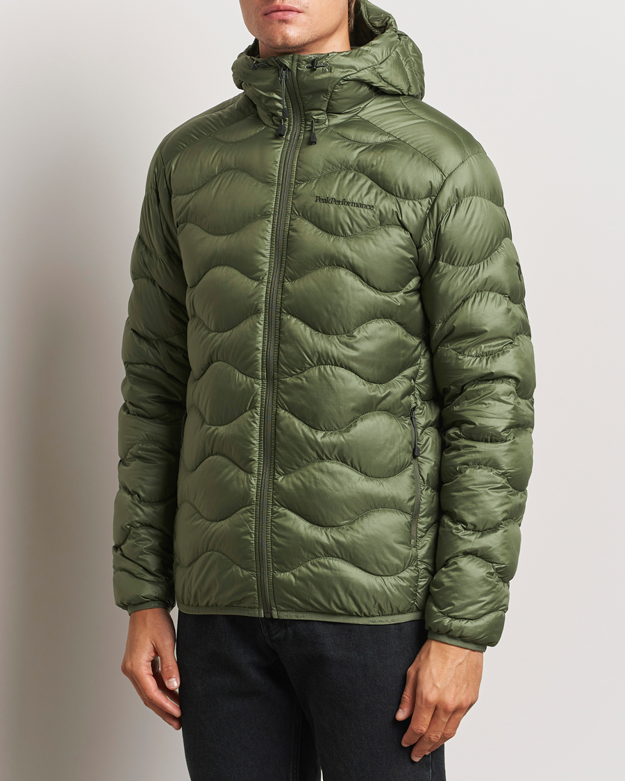 Herren |  | Peak Performance | Helium Down Hooded Jacket Pine Needle