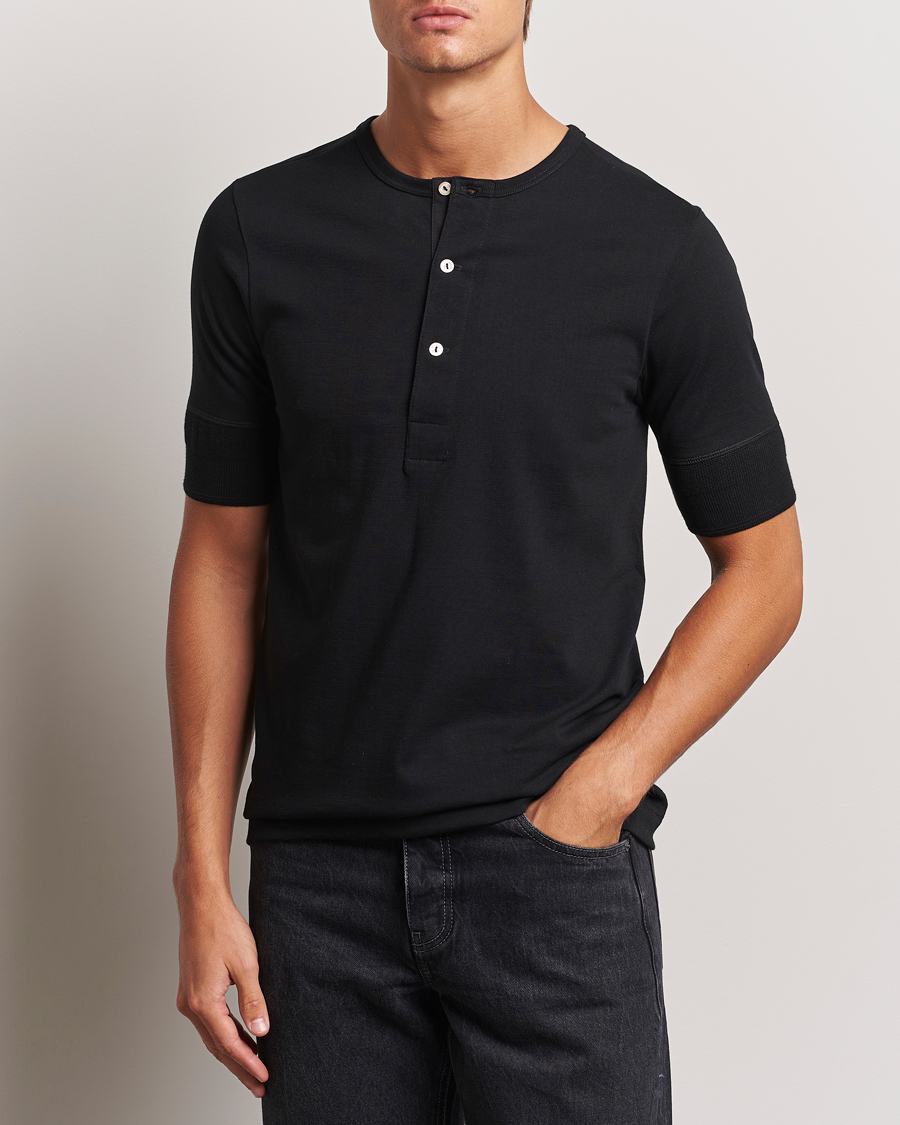 Herren |  | Merz b. Schwanen | Short Sleeve Organic Cotton Henley Black