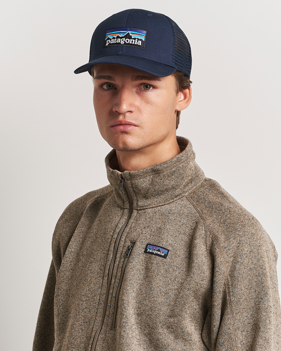 Herren |  | Patagonia | P-6 Logo Trucker Hat New Navy