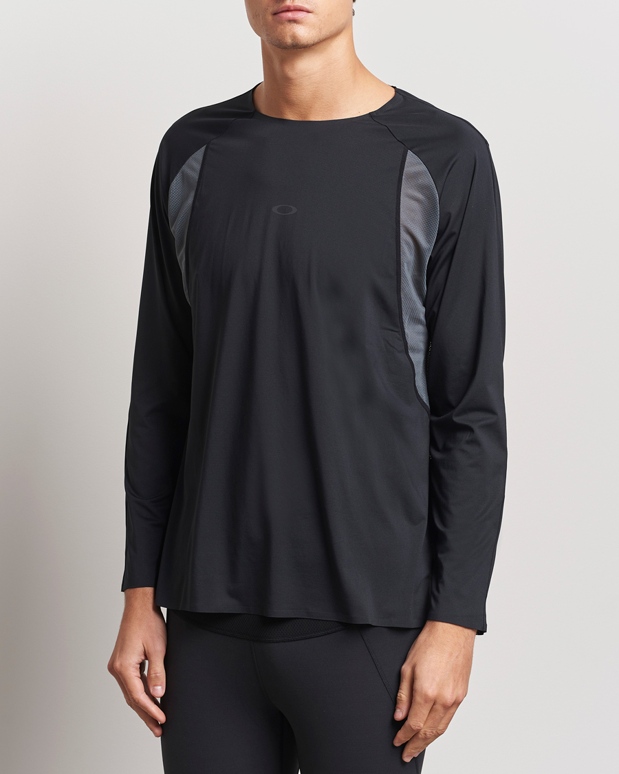 Herren |  | Oakley | Pursuit Pro Long Sleeve T-Shirt Blackout