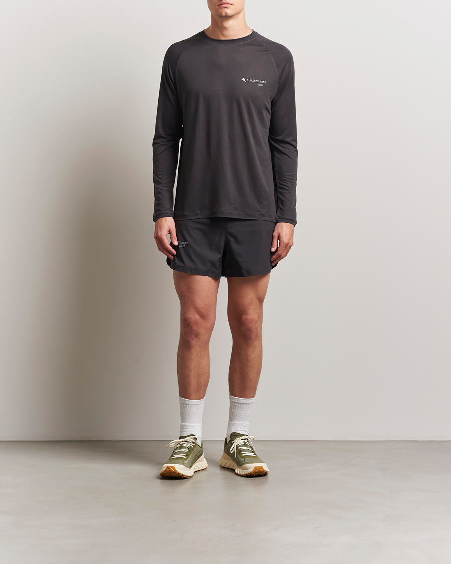 Herren | T-Shirts | Klättermusen | Groa Long Sleeve T-Shirt Raven