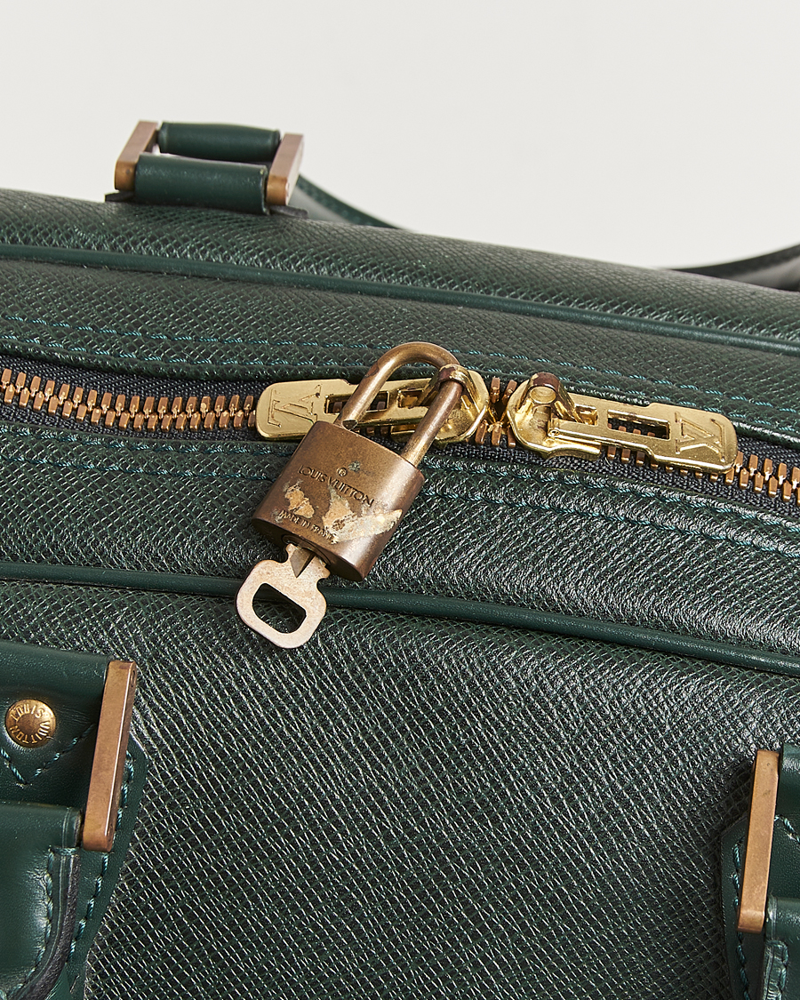 Herren | Louis Vuitton Pre-Owned Taiga Kendall GM Weekend Bag Green | Louis Vuitton Pre-Owned | Taiga Kendall GM Weekend Bag Green